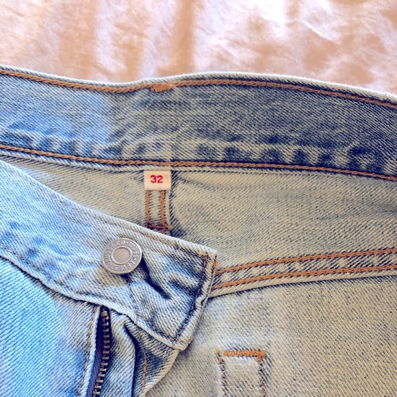 Levi’s Denim Skirt - Sz 32 - Picture 3 of 3